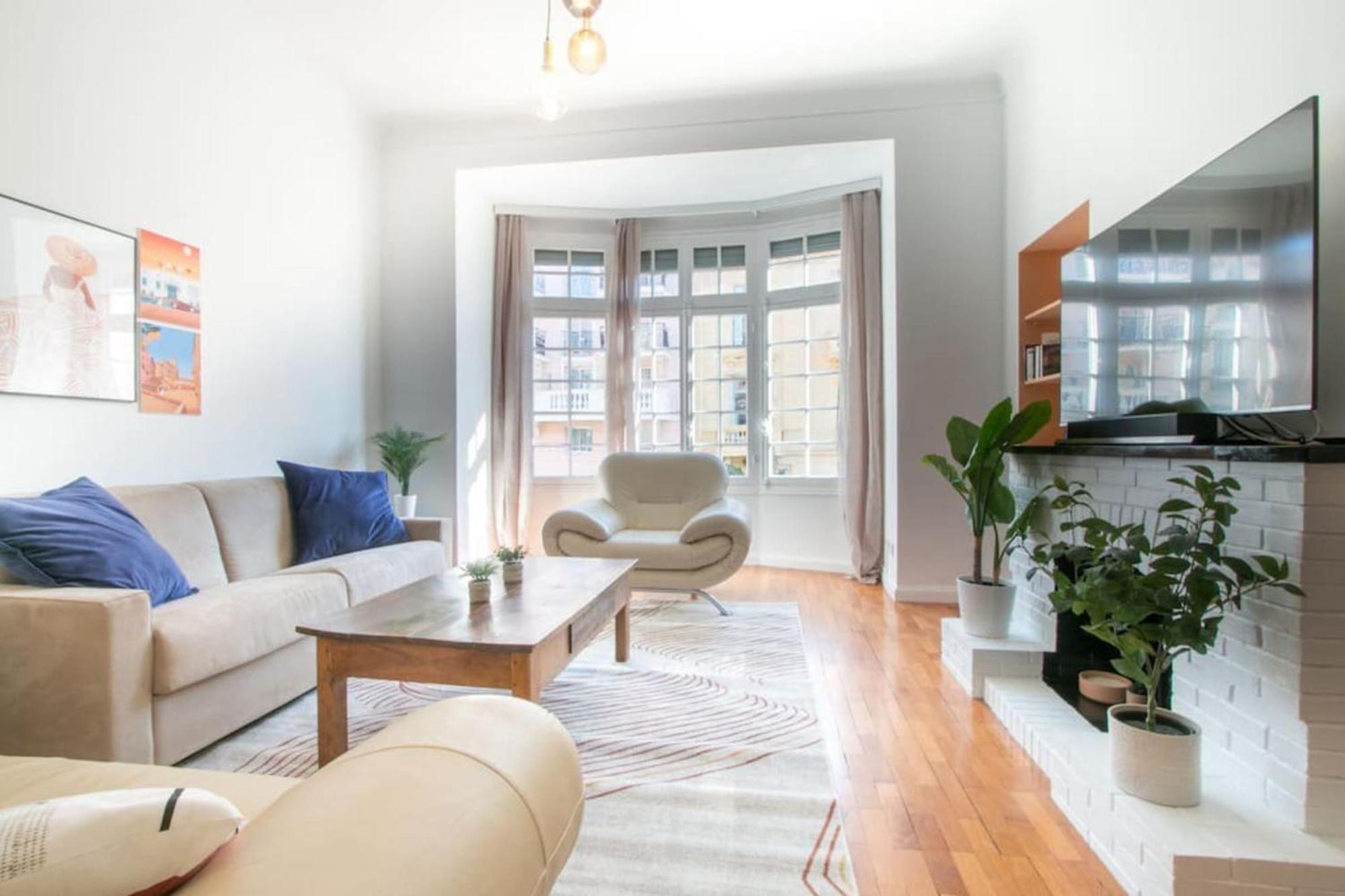 Spacious 2-Bedroom In The Centre Of Μεντόν Εξωτερικό φωτογραφία