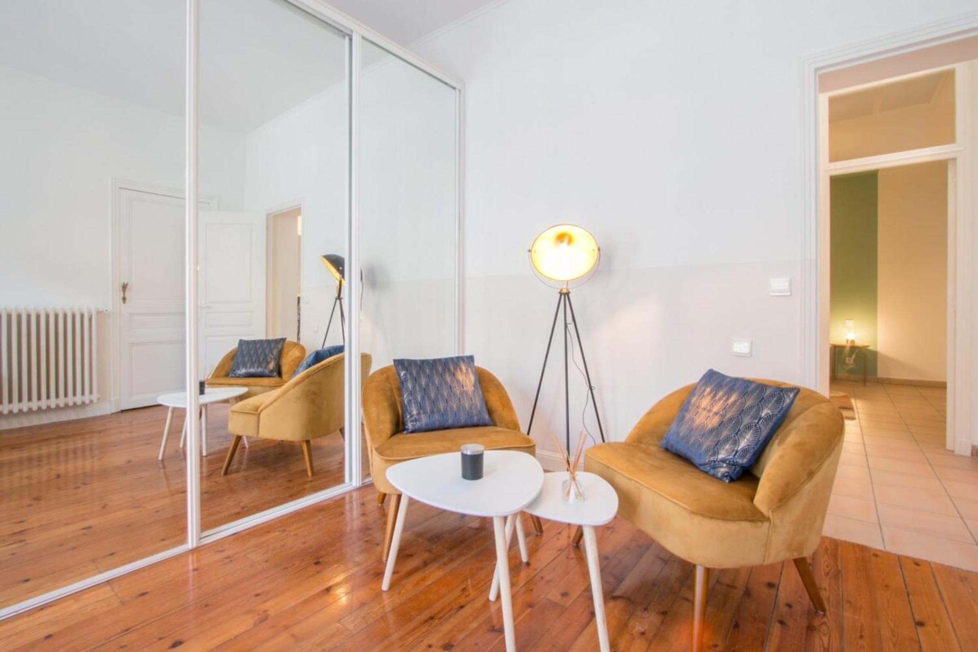 Spacious 2-Bedroom In The Centre Of Μεντόν Εξωτερικό φωτογραφία