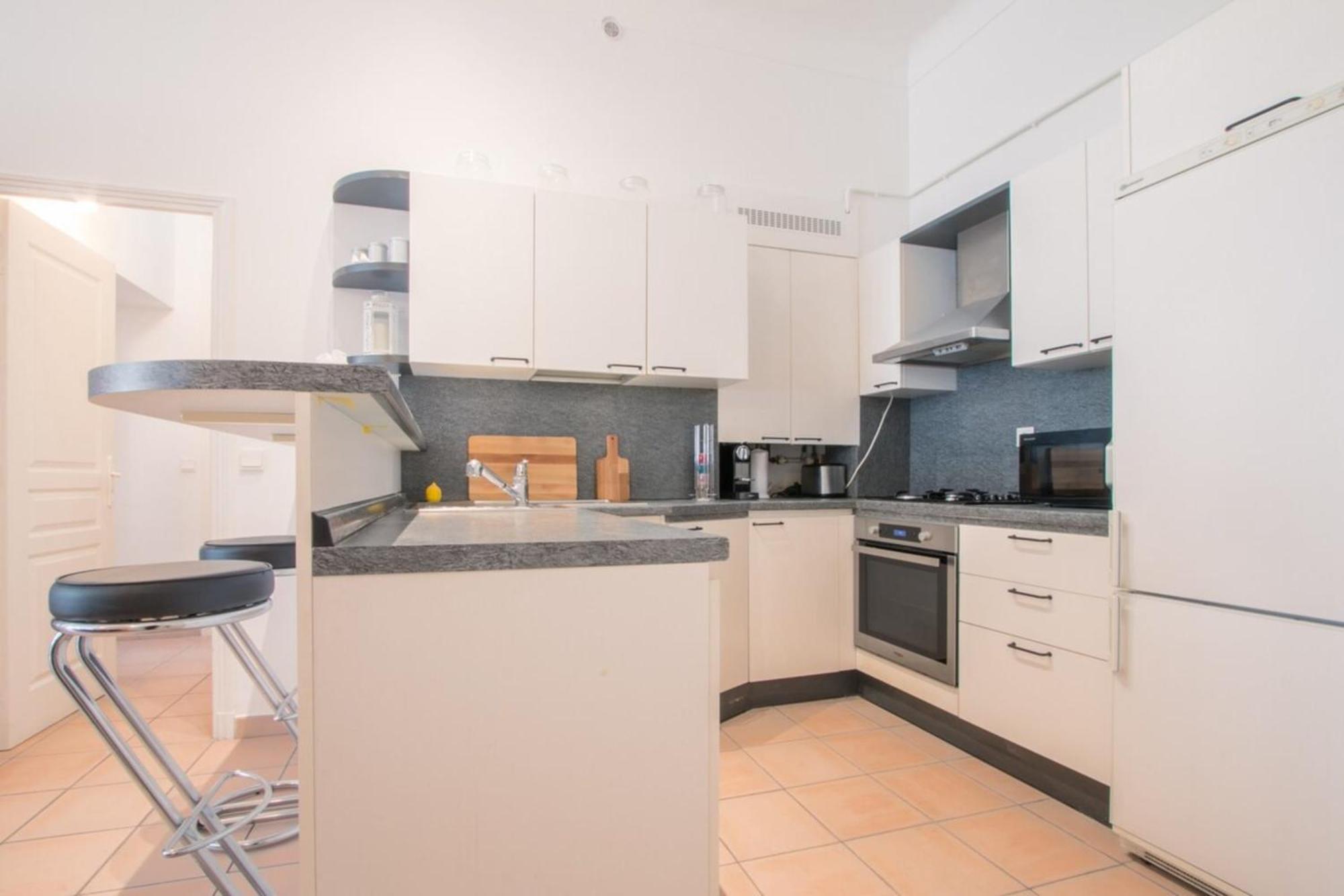 Spacious 2-Bedroom In The Centre Of Μεντόν Εξωτερικό φωτογραφία