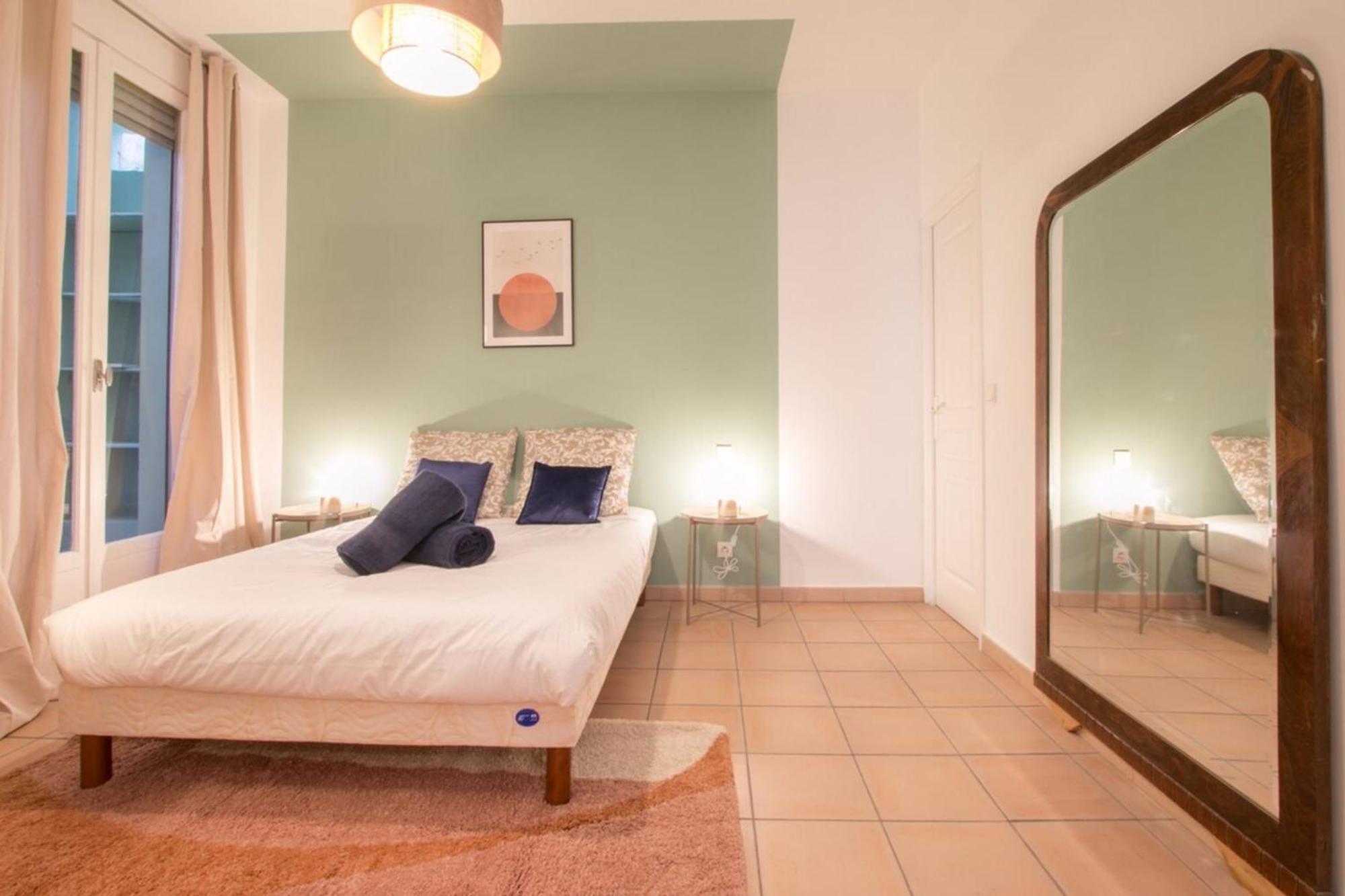 Spacious 2-Bedroom In The Centre Of Μεντόν Εξωτερικό φωτογραφία